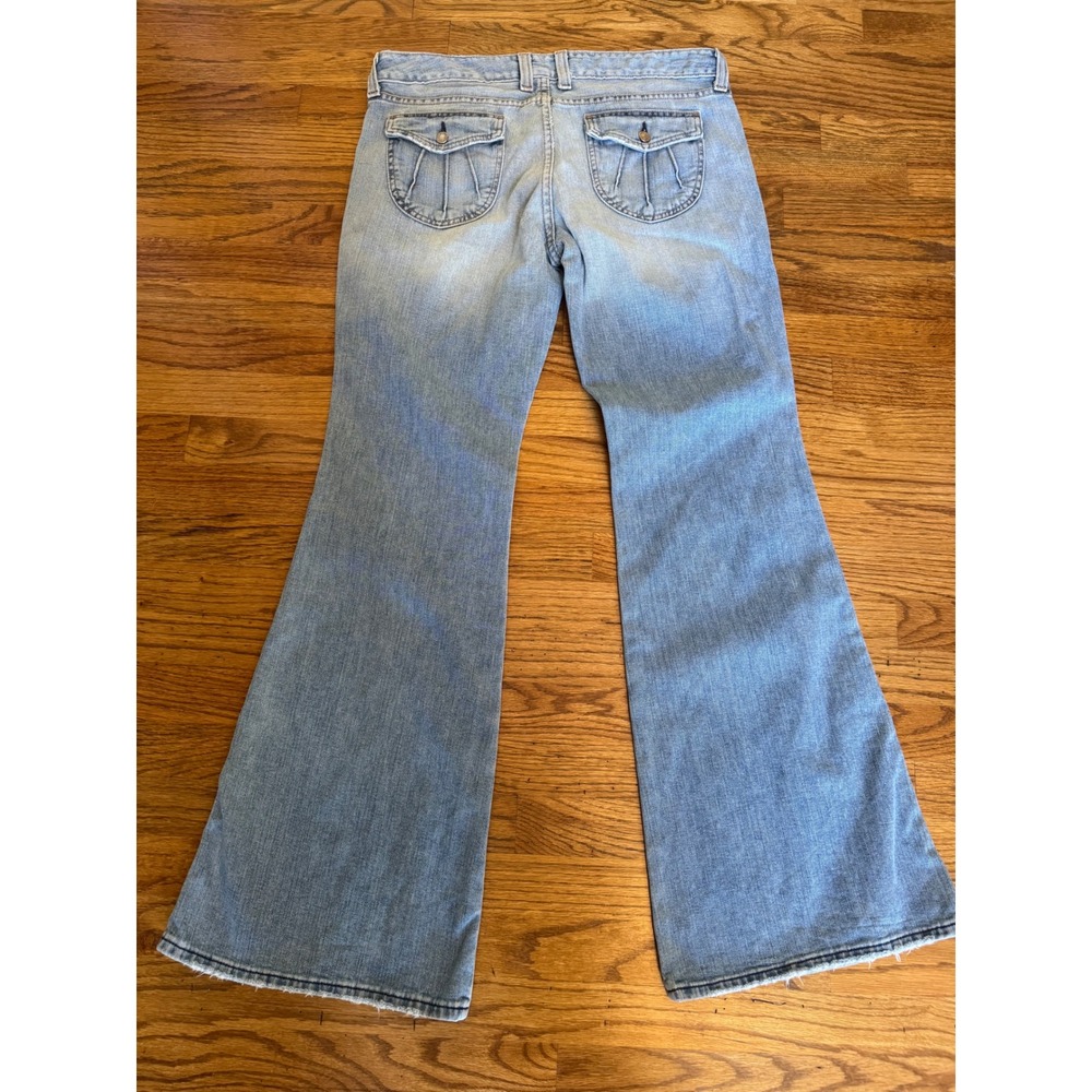 Gap Vintage 2002 Light Wash Flare Jeans Low Rise Wide Leg Denim Size 12 Reg - Picture 2 of 15